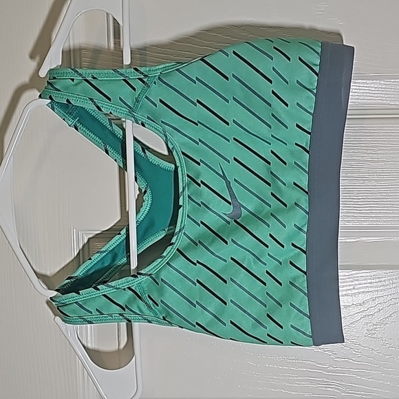Nike Dri Fit Sports Bra Size S - Picture 1 of 4